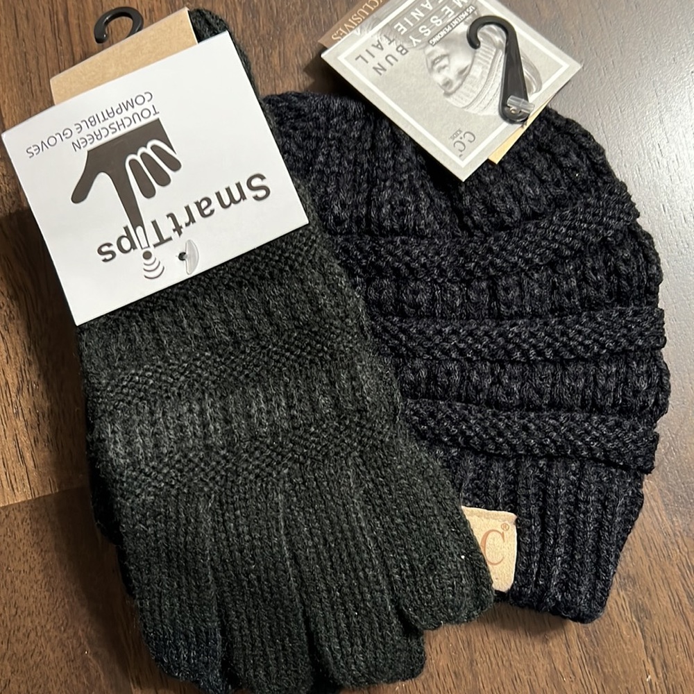 Set C.C Beanie Soft Cable Knit Messy High Bun Ponytail Beanie & Gloves